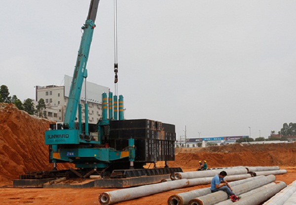 ÉP CỪ LARSEN BẰNG ROBOT
